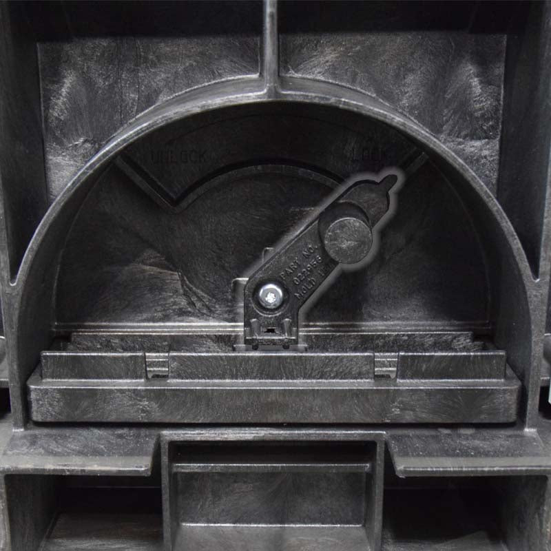 Seed box slide gate latch