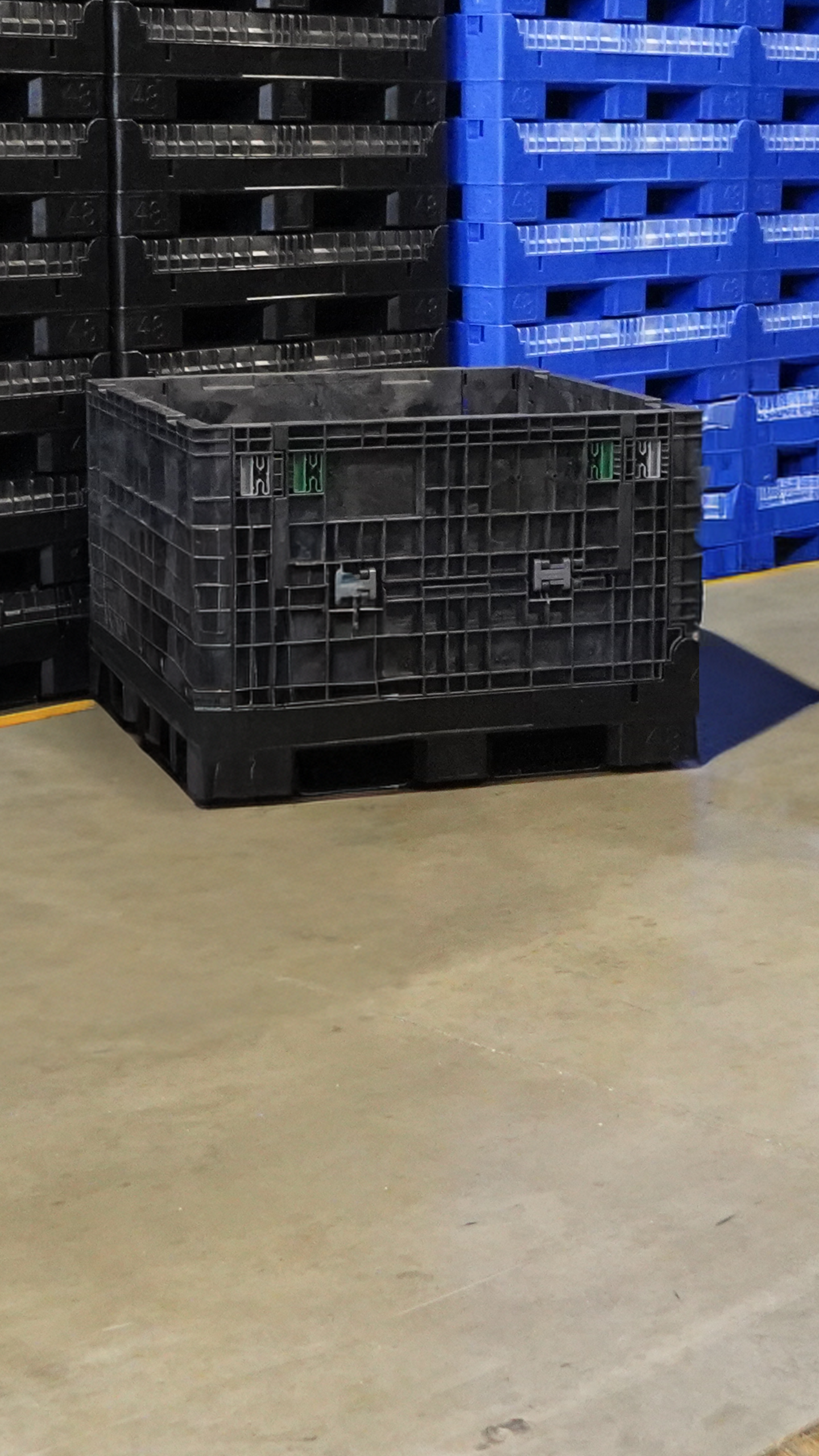 45x48x34 Solid Floor Bulk Contianer