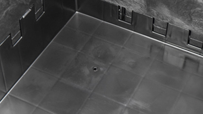 Solid floor with drain hole