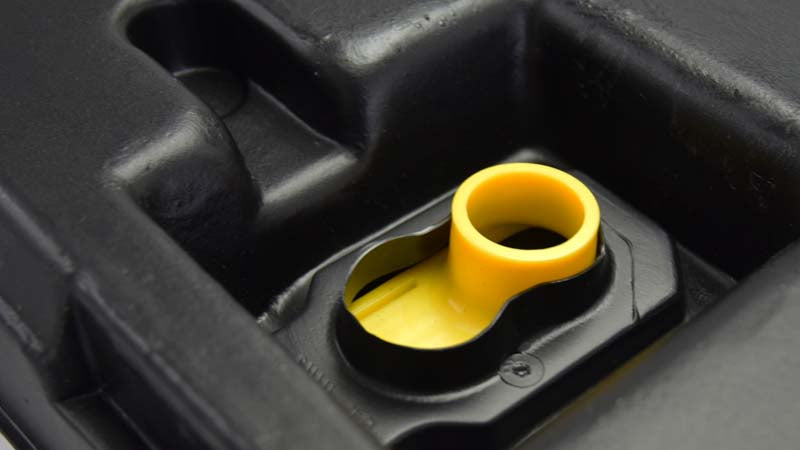 Pallet pack top latch